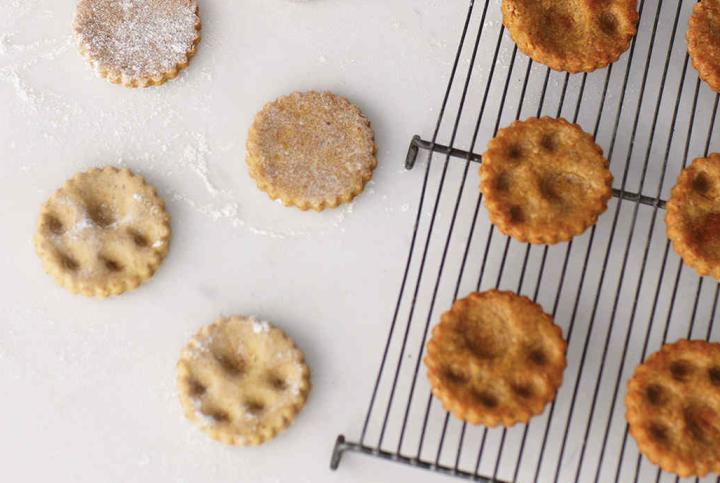 Chicken stock paw-print treats